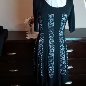 A connected apparel dtess